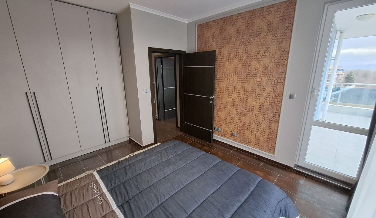 Апартамент с 2 спальнями в комплексе Одиссей, Несебр