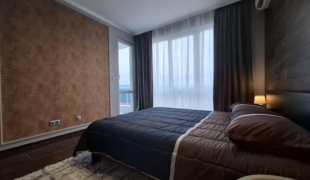 Апартамент с 2 спальнями в комплексе Одиссей, Несебр