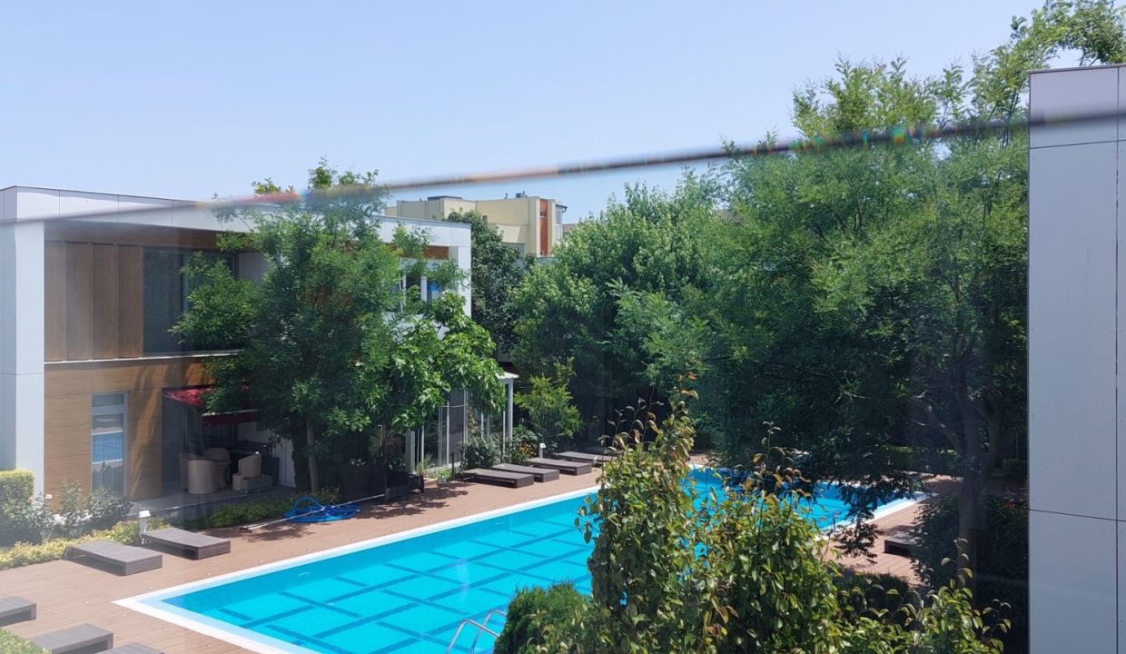 Таунхаус Атлантис, Сарафово