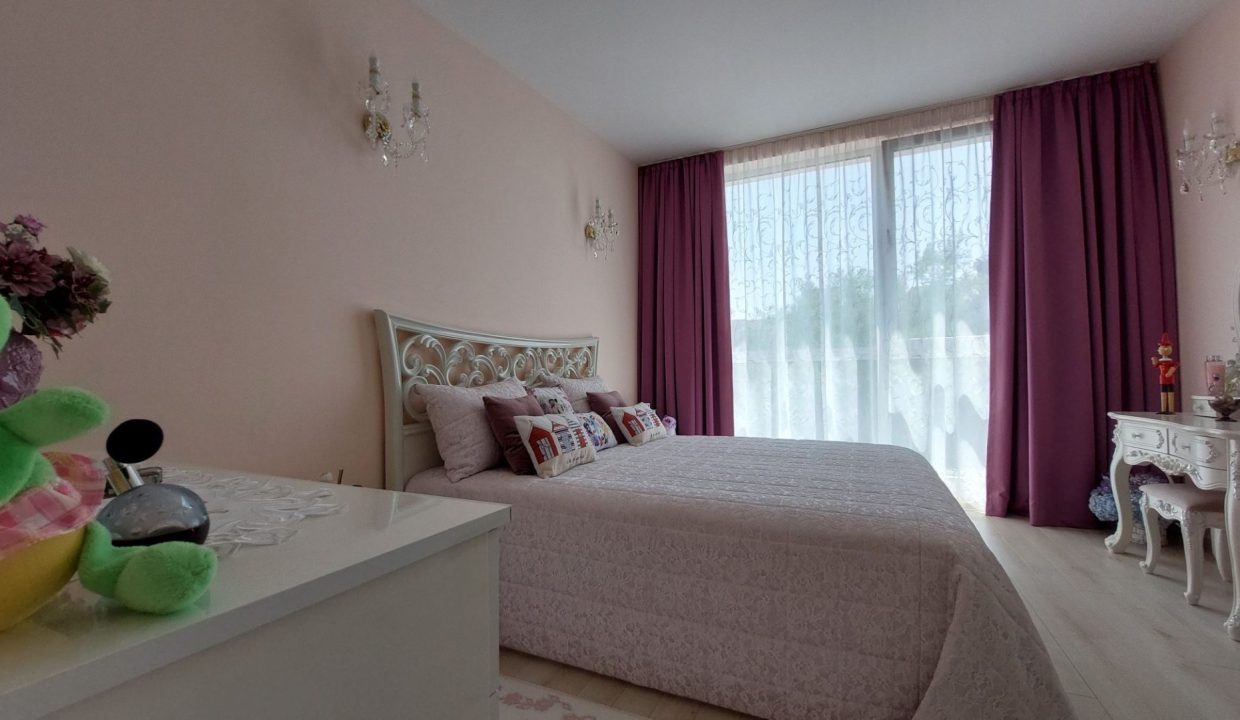 Таунхаус Атлантис, Сарафово