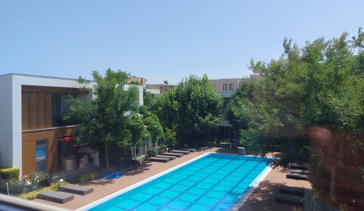 Таунхаус Атлантис, Сарафово