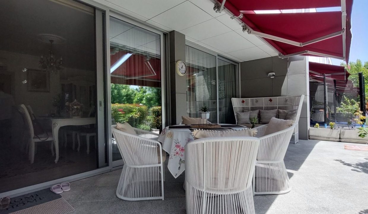 Таунхаус Атлантис, Сарафово