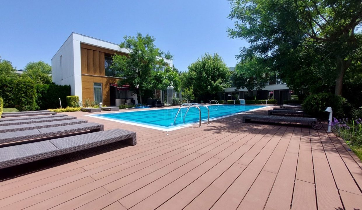 Таунхаус Атлантис, Сарафово