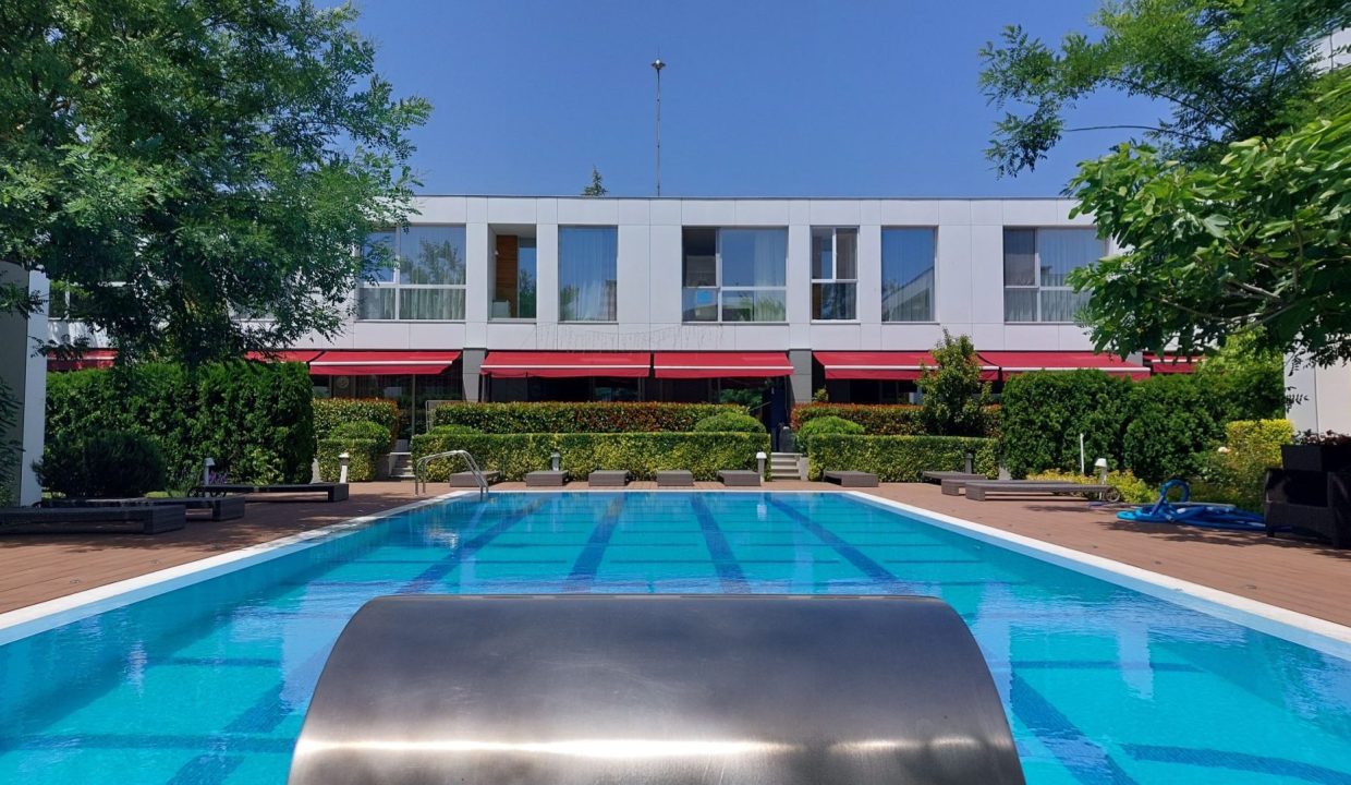 Таунхаус Атлантис, Сарафово