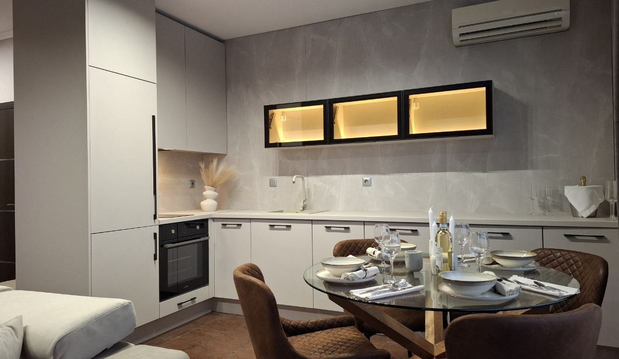 Апартамент с 2 спальнями в комплексе Одиссей, Несебр