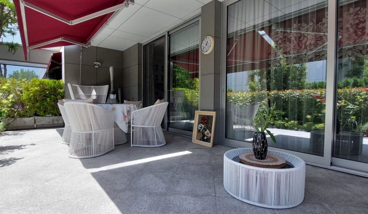 Таунхаус Атлантис, Сарафово