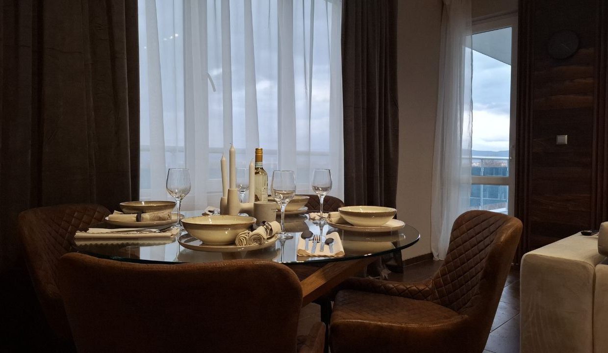 Апартамент с 2 спальнями в комплексе Одиссей, Несебр