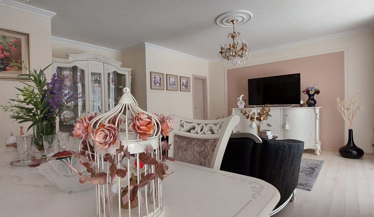 Таунхаус Атлантис, Сарафово