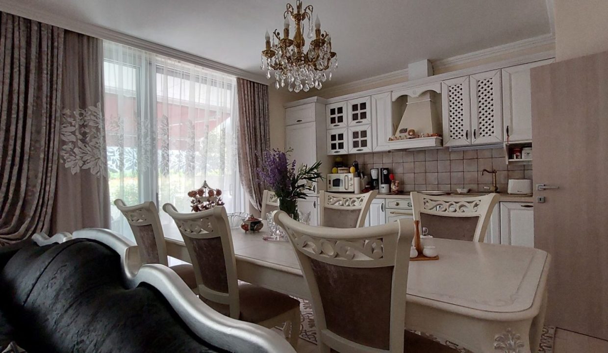 Таунхаус Атлантис, Сарафово