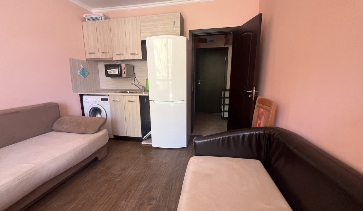 Астория 3, Елените
