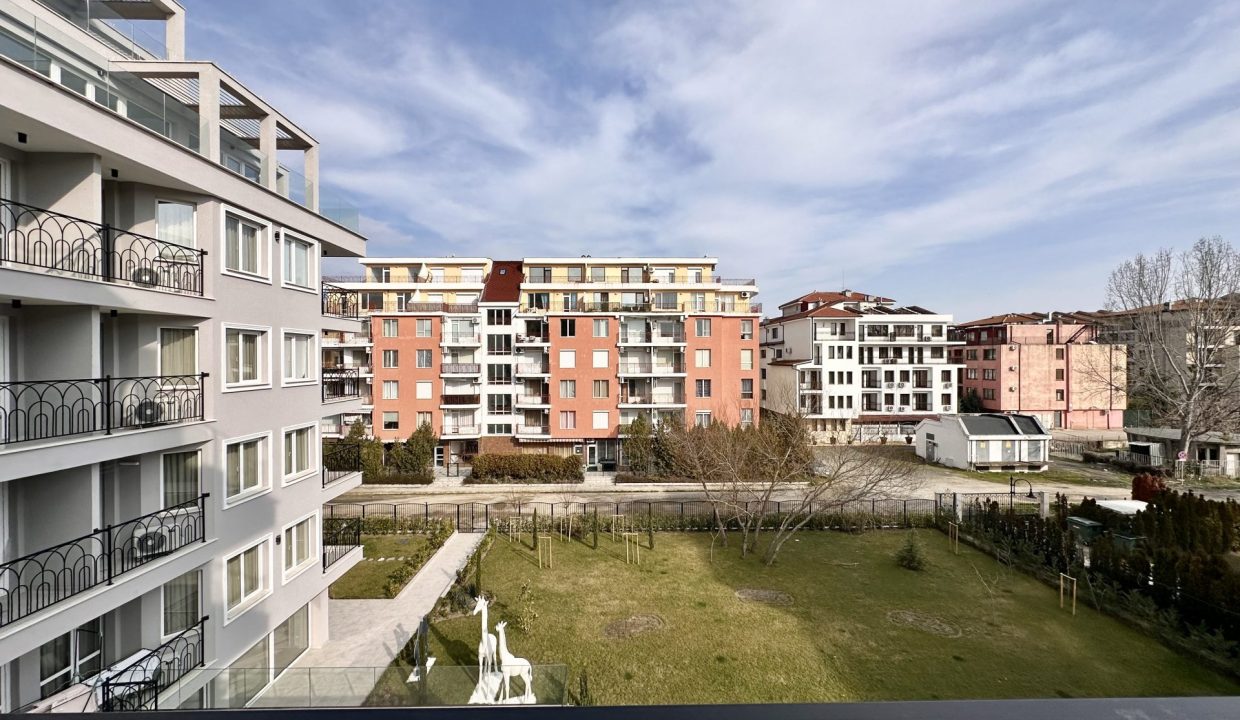 J_Adore Secret Gardens-1bed-4et-61m2-16