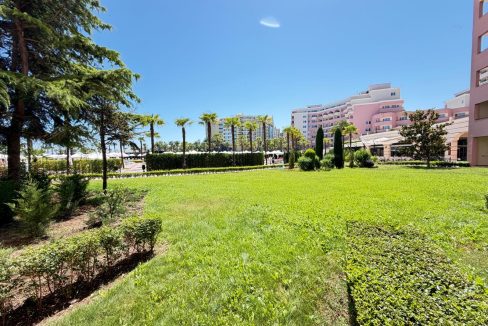 Купить апартамент на ервой линии, Majestic Beach